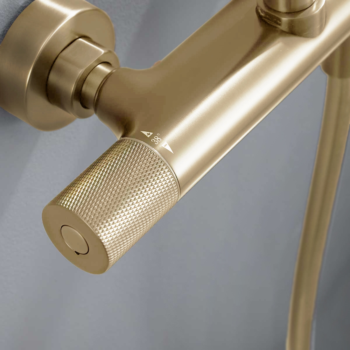 Душевая стойка Vincea Desire VSFS-1D0TBG настенная цвет брашированное золото