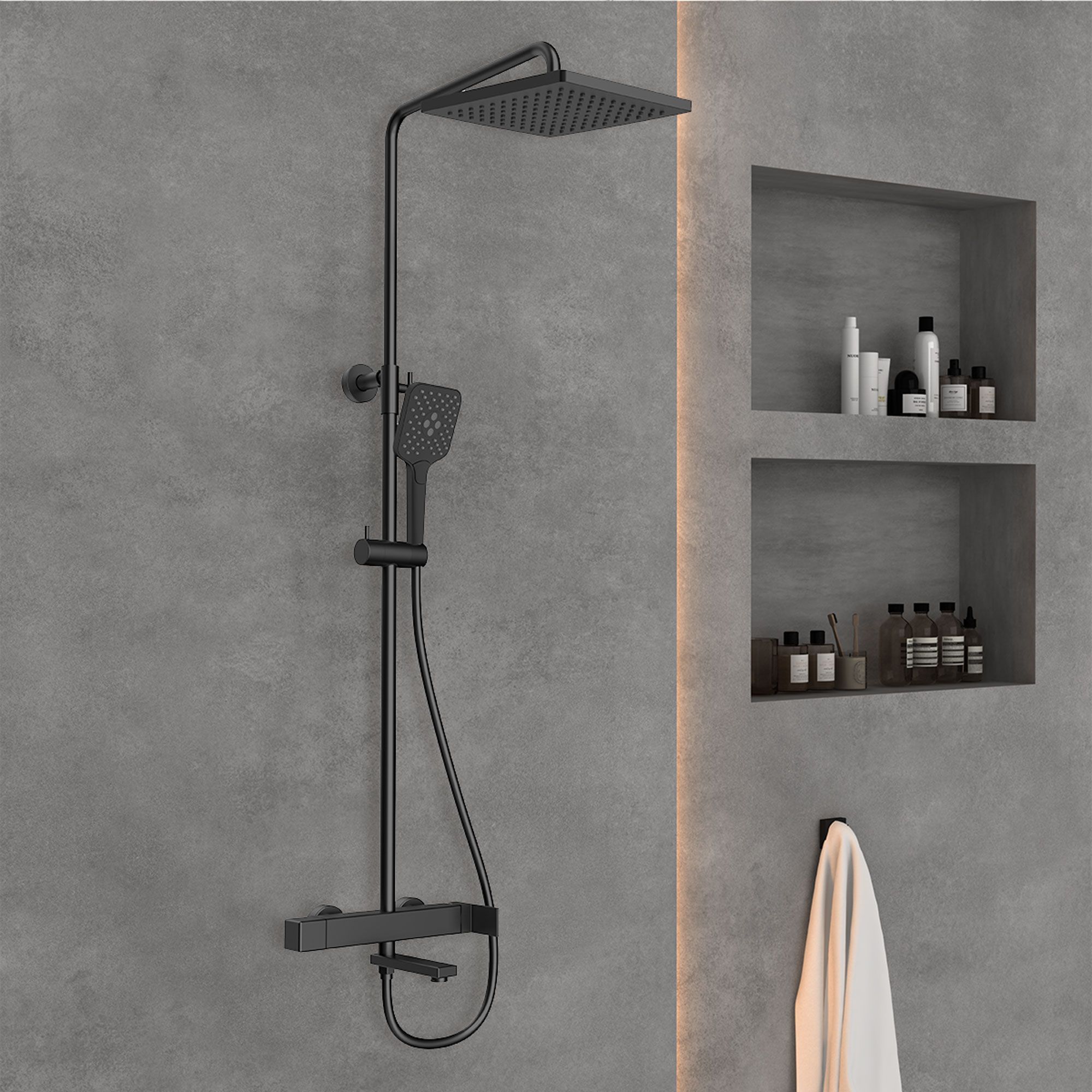 Душевая стойка Vincea Cube VSFS-1C1MB настенная цвет черный