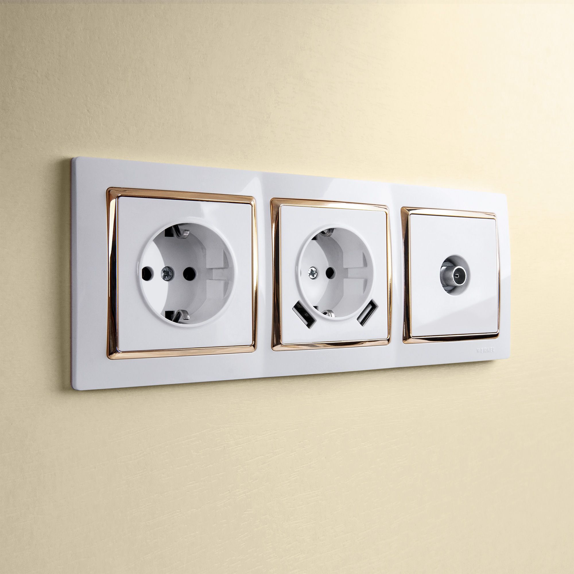  Рамка на 3 поста Snabb (белый/золото) Werkel