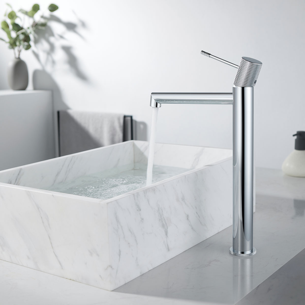 Смеситель Vincea Desire VBF-1D2CH на столешницу хром