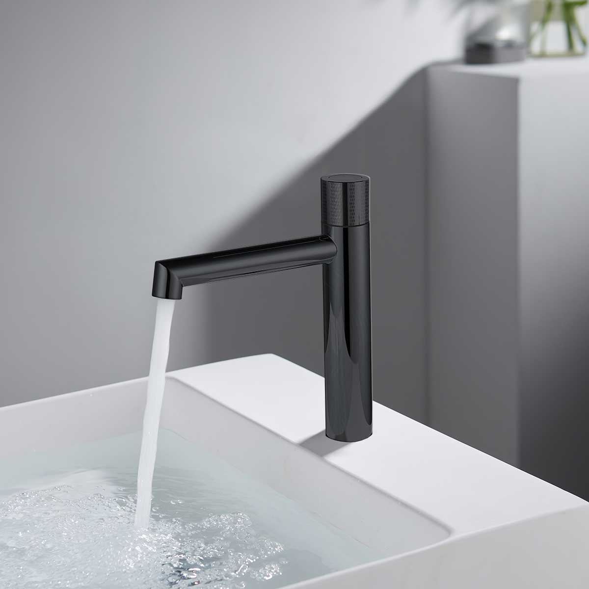 Смеситель Vincea Desire VBF-1D3MB на раковину черный