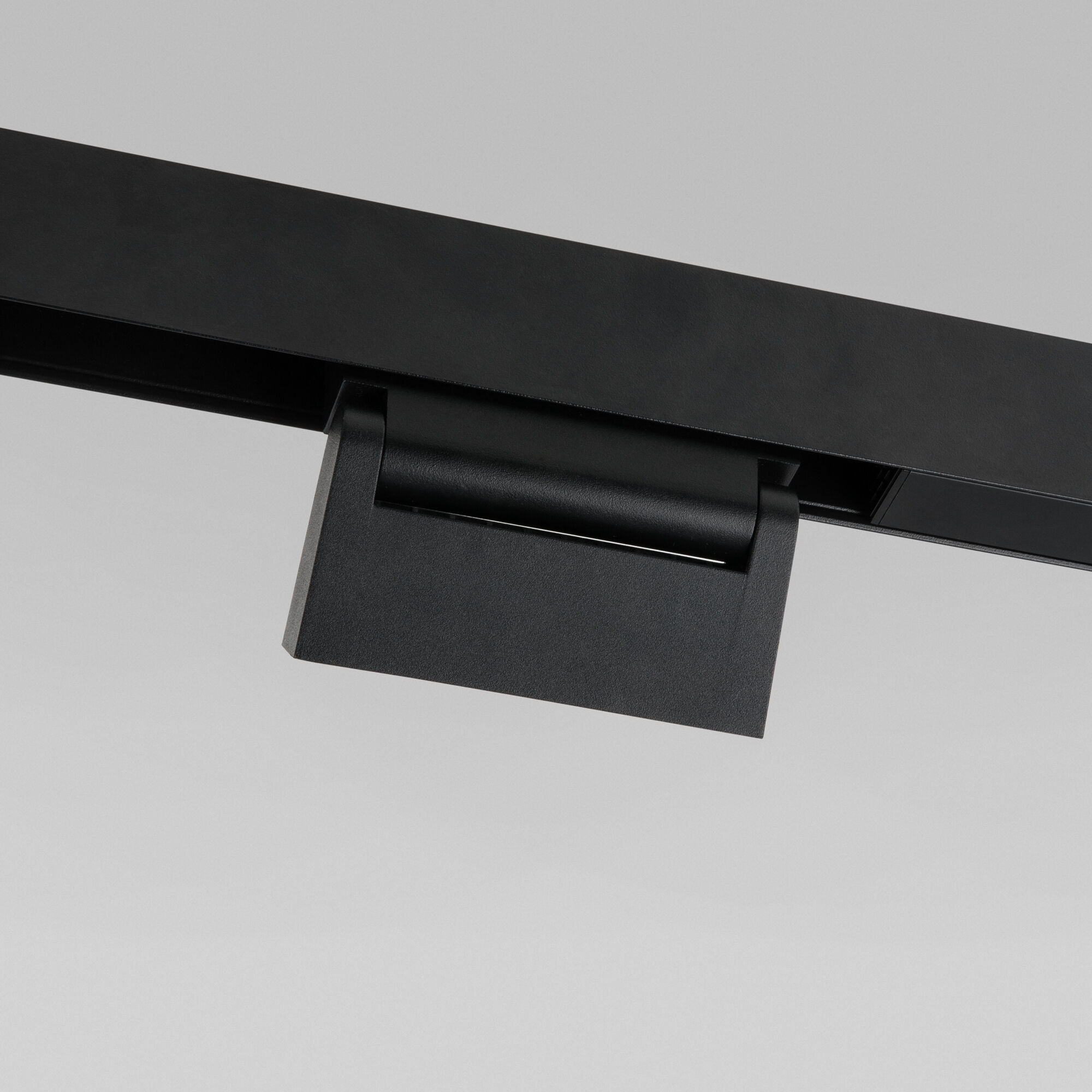 Slim Magnetic Умный трековый поворотный светильник 6W 2700-6500K Dim HL01 черный