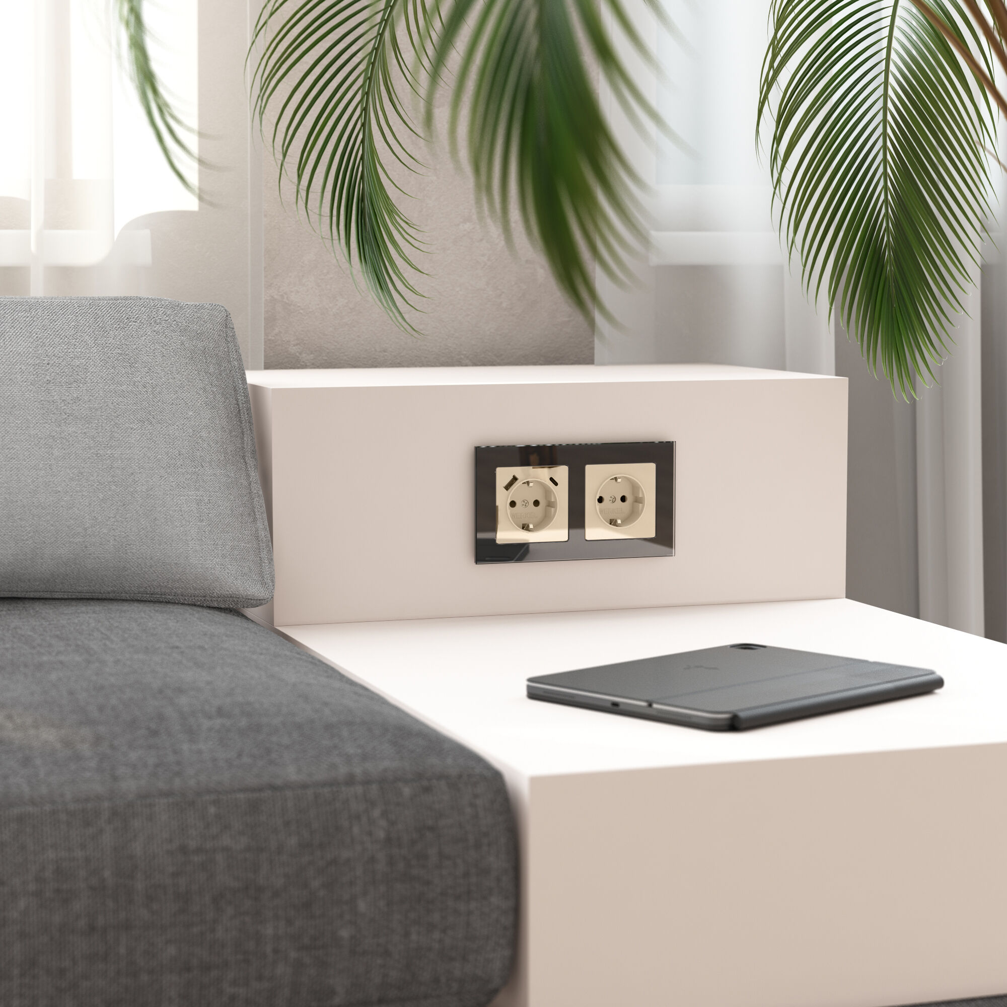 Розетка с заземлением и шторками (айвори акрил) Werkel