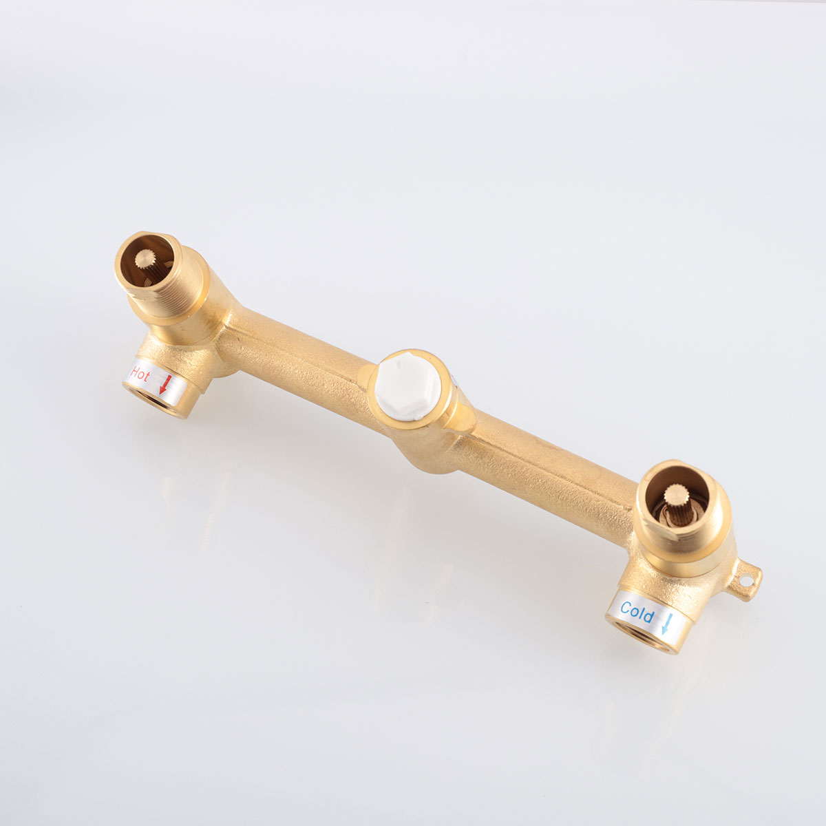 Смеситель Vincea Groove VBFW-4G1MB настенный черный