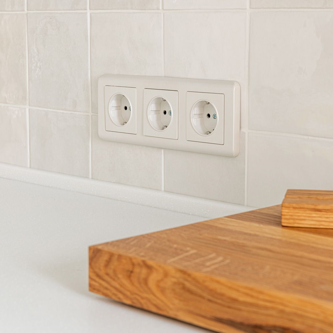 Розетка с заземлением (перламутровый рифленый) Werkel