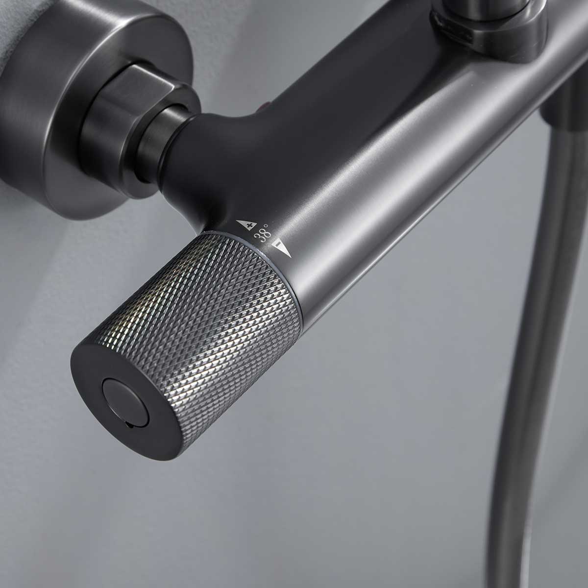 Душевая стойка Vincea Desire VSFS-1D0TGM настенная цвет вороненая сталь