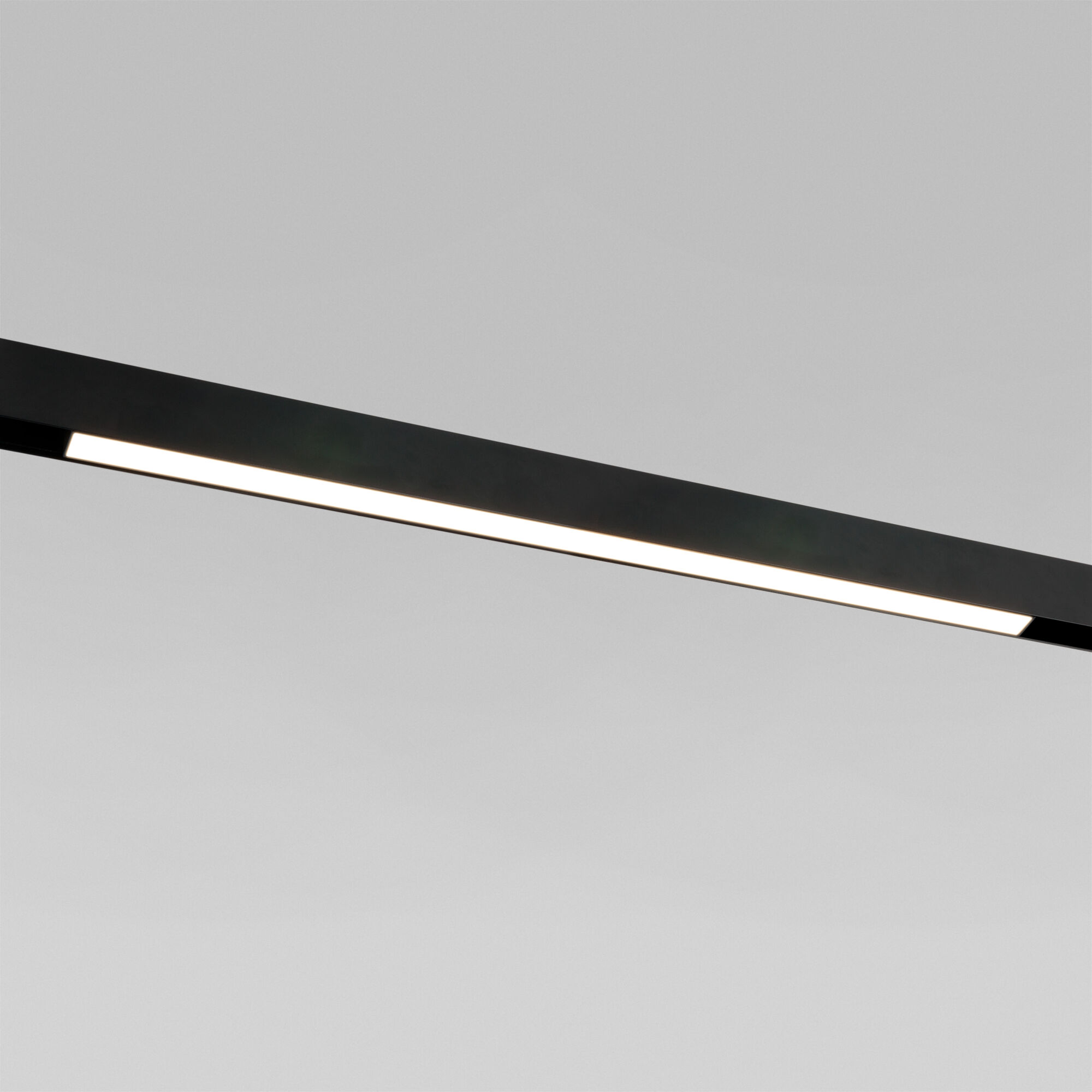 Slim Magnetic Трековый светильник L02 20W 4200K черный