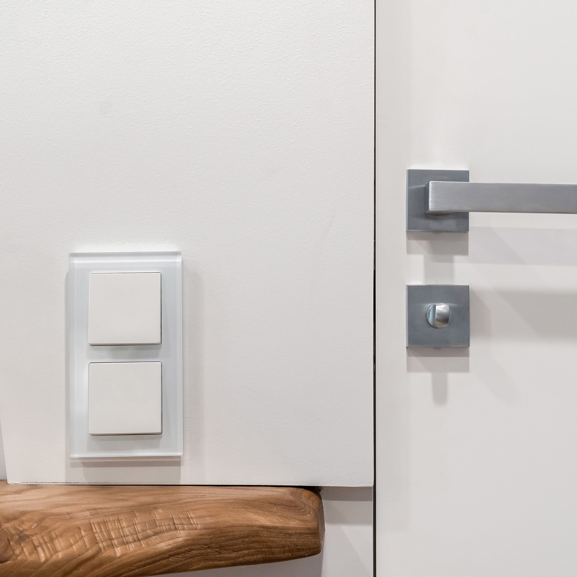 Выключатель одноклавишный (белый глянцевый) Werkel