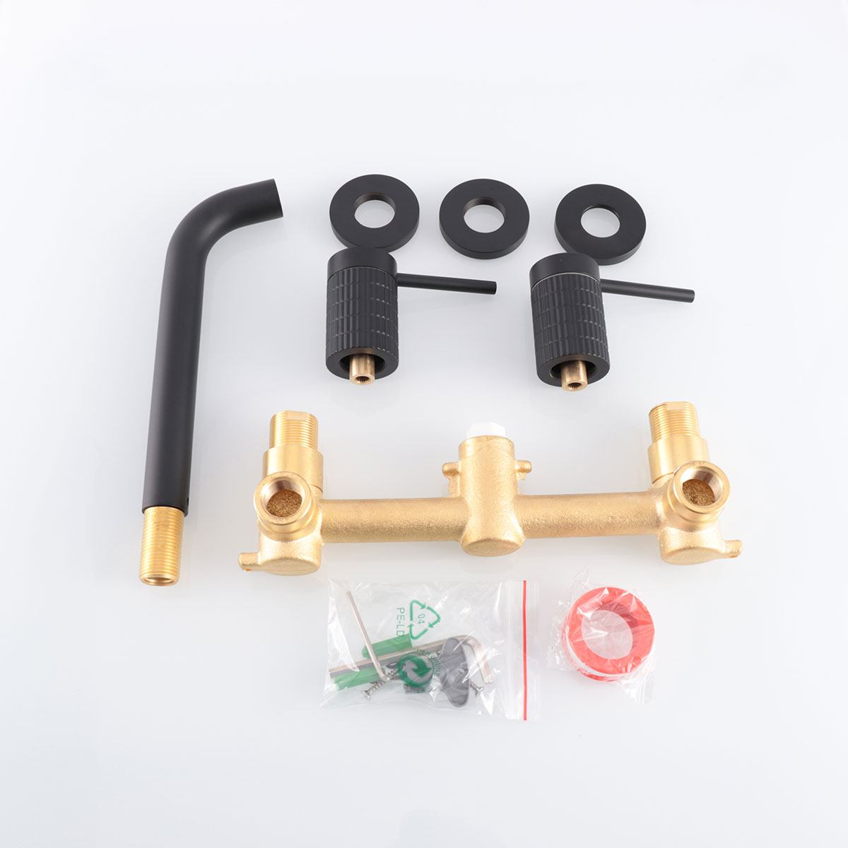 Смеситель Vincea Groove VBFW-4G1MB настенный черный