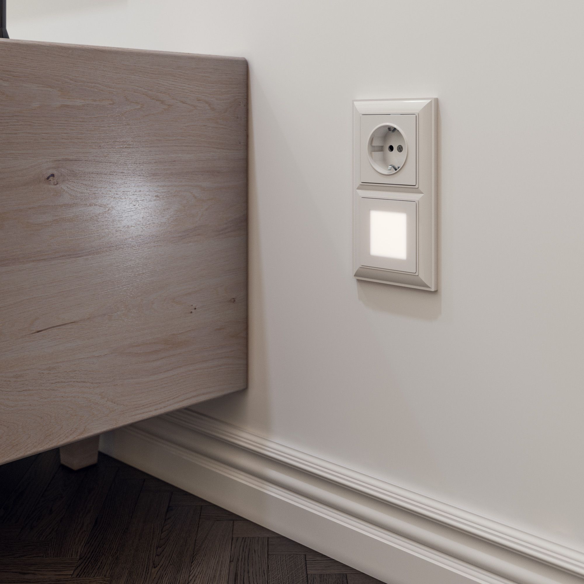 Розетка с заземлением (белая глянцевая) Werkel