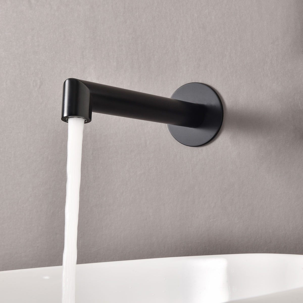 Смеситель Vincea Desire VBFW-1D1MB настенный черный