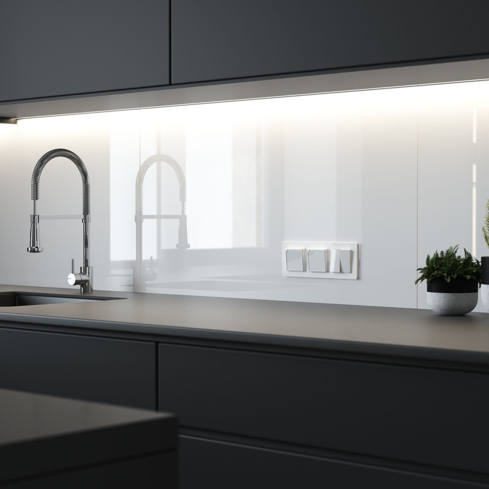 Розетка влагозащ. с зазем. с защит. крышкой и шторками (белый акрил) Werkel