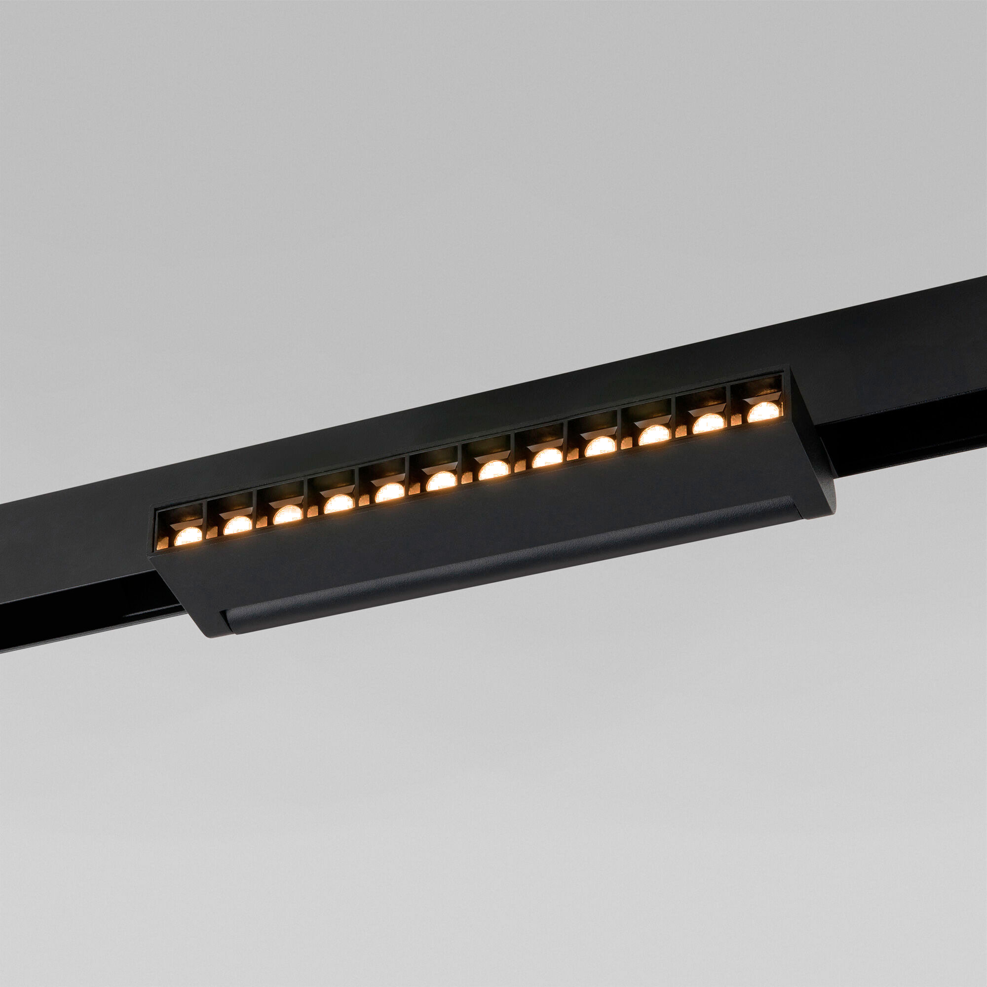 Slim Magnetic HL02 Трековый поворотный светильник 12W 3000K черный