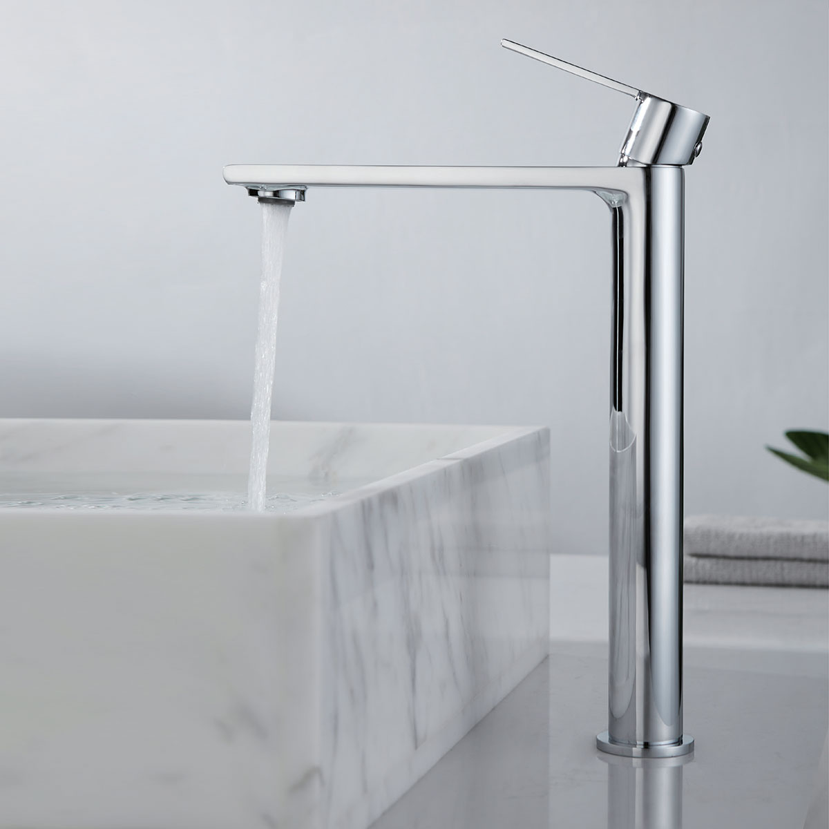 Смеситель Vincea Vogue VBF-1V2CH на столешницу хром