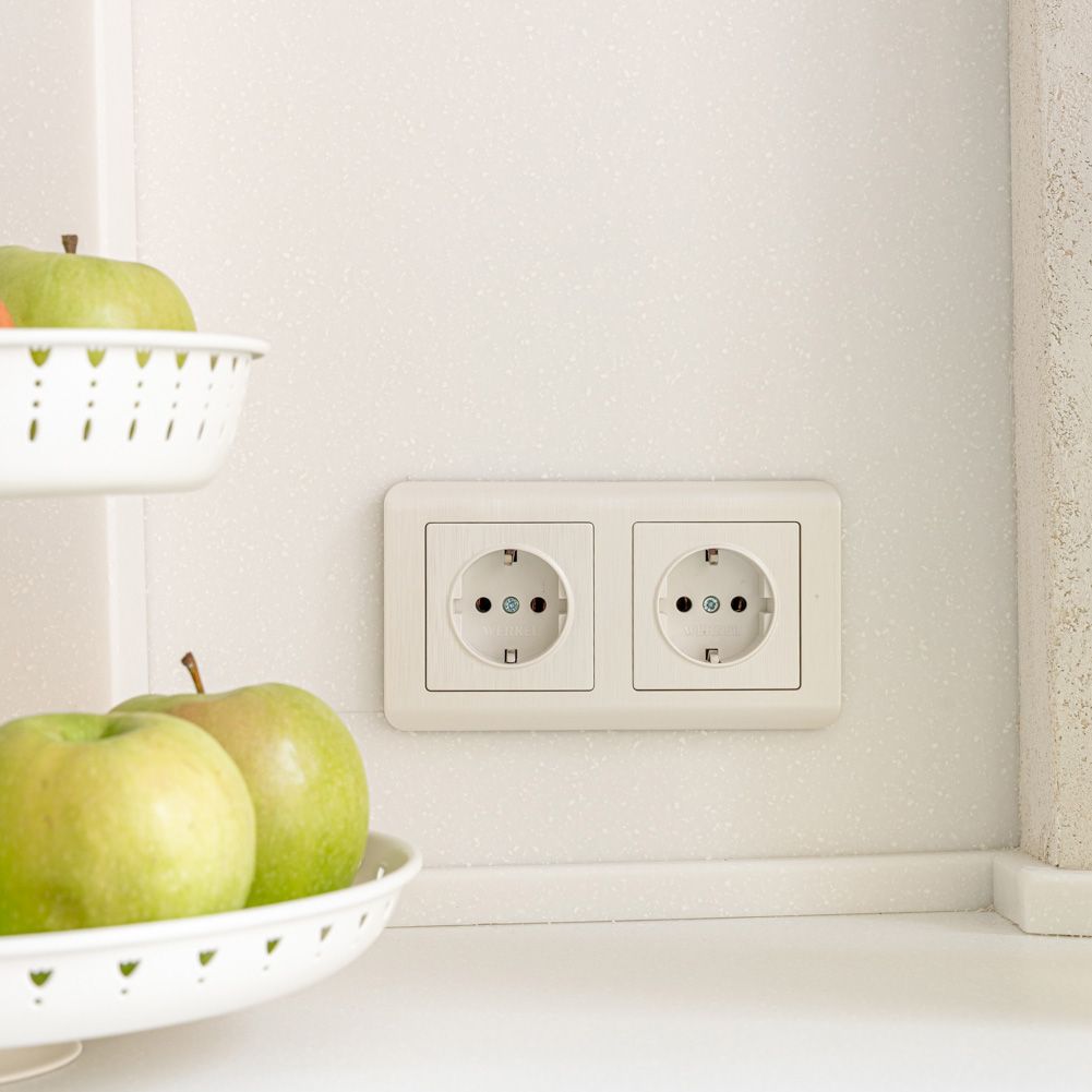 Розетка с заземлением (перламутровый рифленый) Werkel