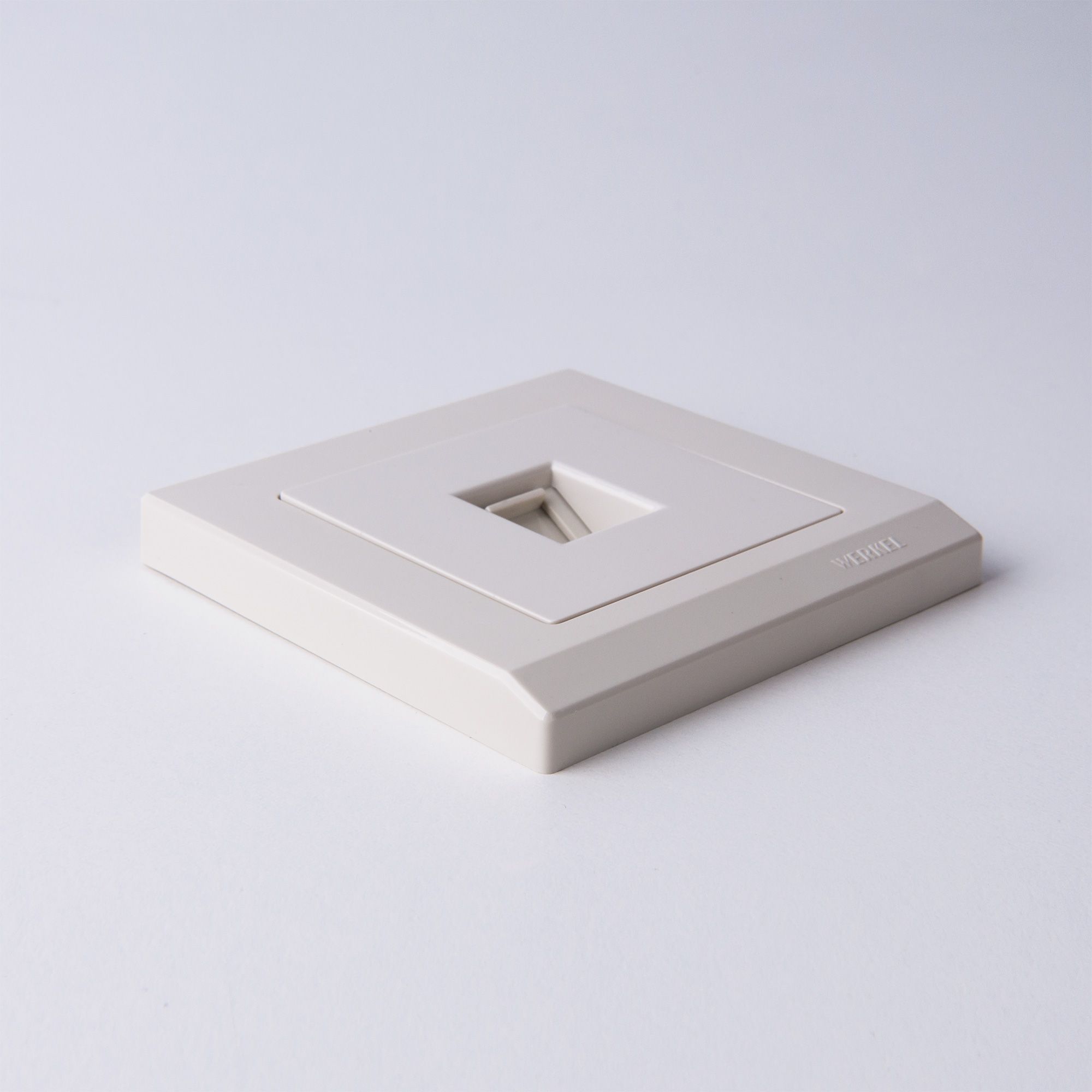 Розетка Ethernet RJ-45 (слоновая кость) Werkel