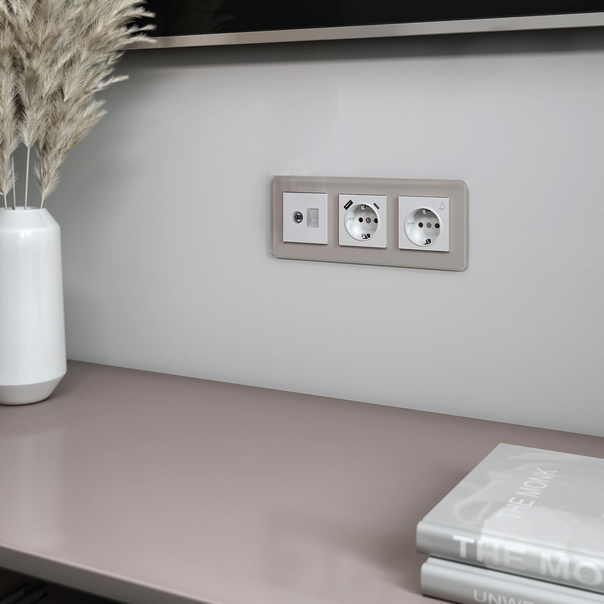 Рамка из стекла на 3 поста Elite дымчатый Werkel