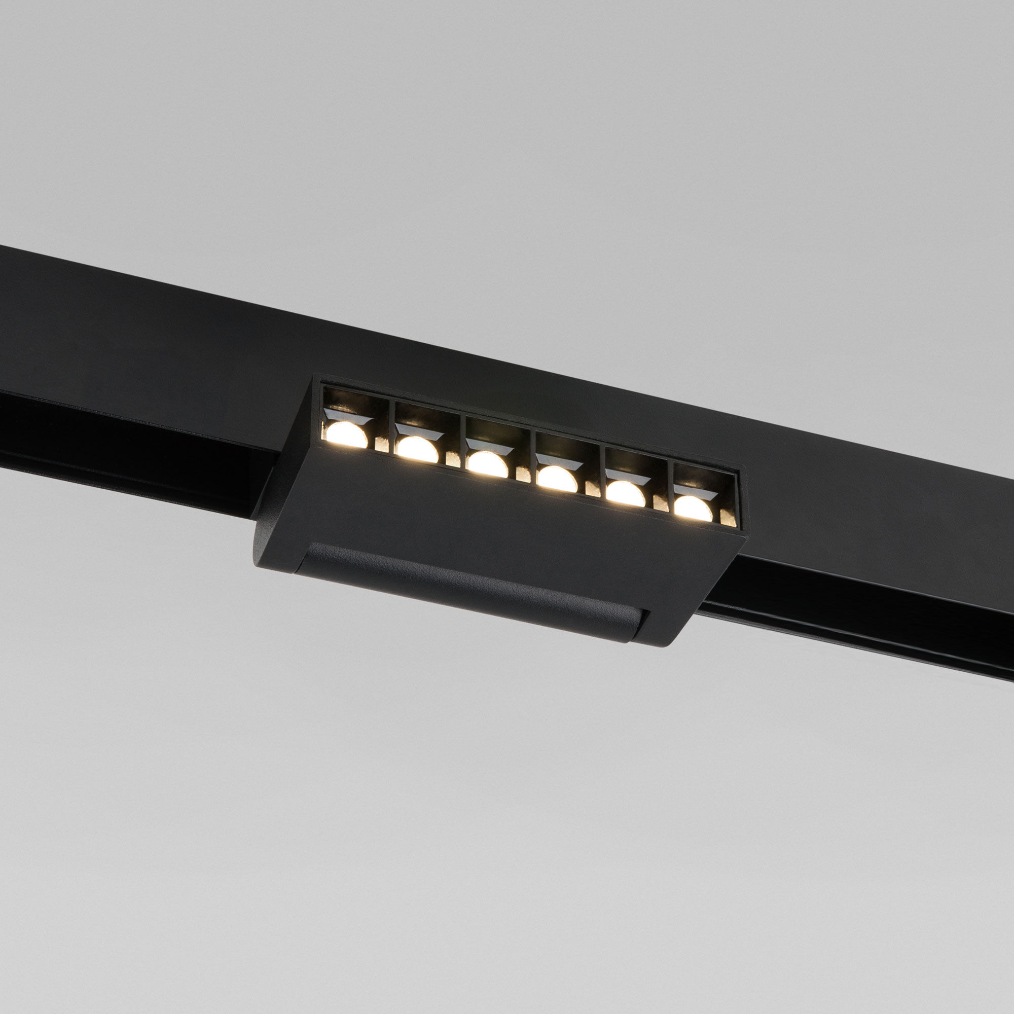 Slim Magnetic Трековый поворотный светильник HL01 6W 4200K черный