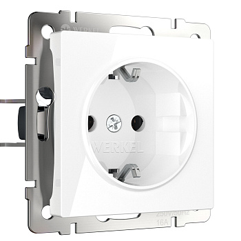 Розетка с заземлением (белая глянцевая) Werkel